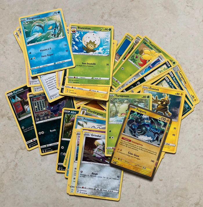 Lot de 70 cartes pokemon - photo numéro 3