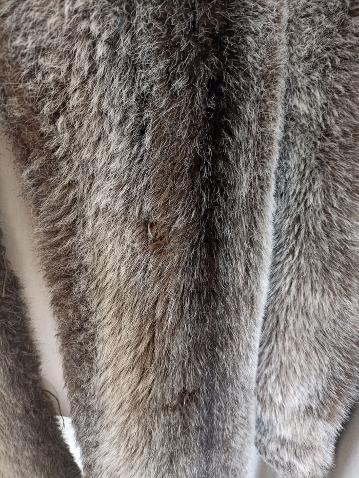 Magnifique et chaud le manteau fausse fourrure a prix tout doux - photo numéro 2
