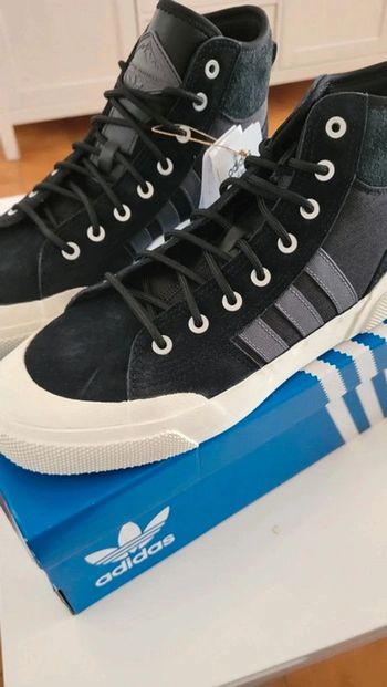 Basket adidas neuve casual nizza 42 2/3