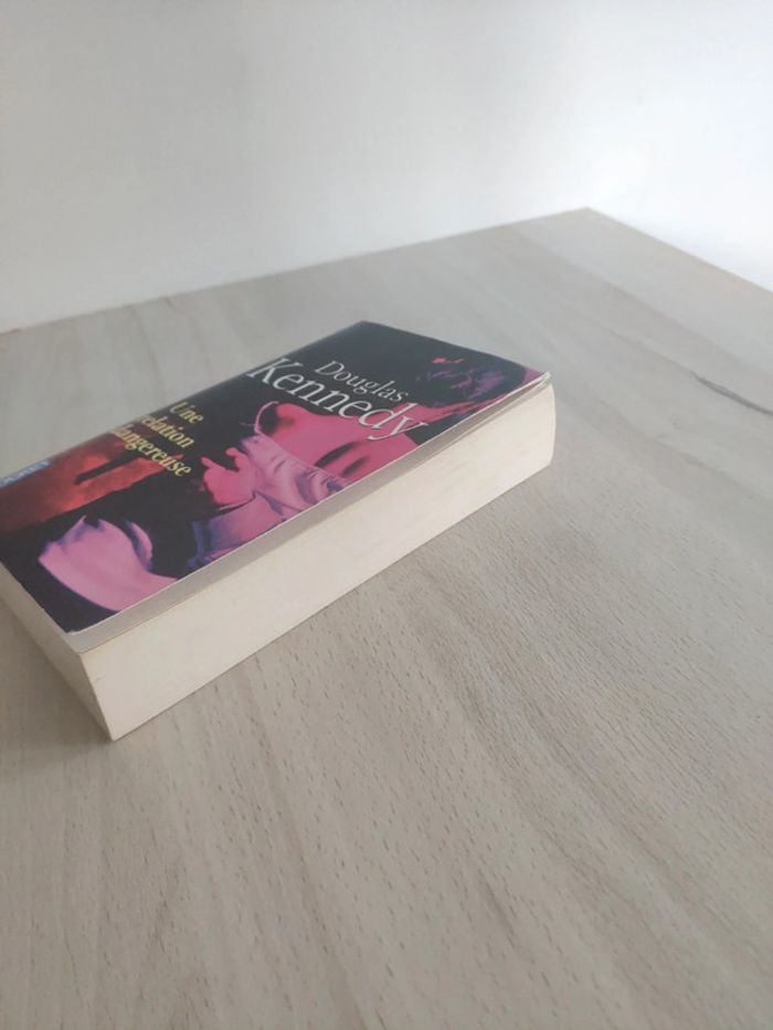 Livre poche une relation dangereuse Douglas Kennedy thriller - photo numéro 3