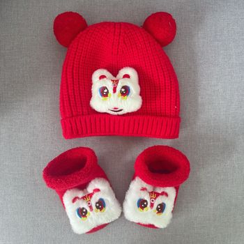 Bonnet + Chausson (0-6 mois)