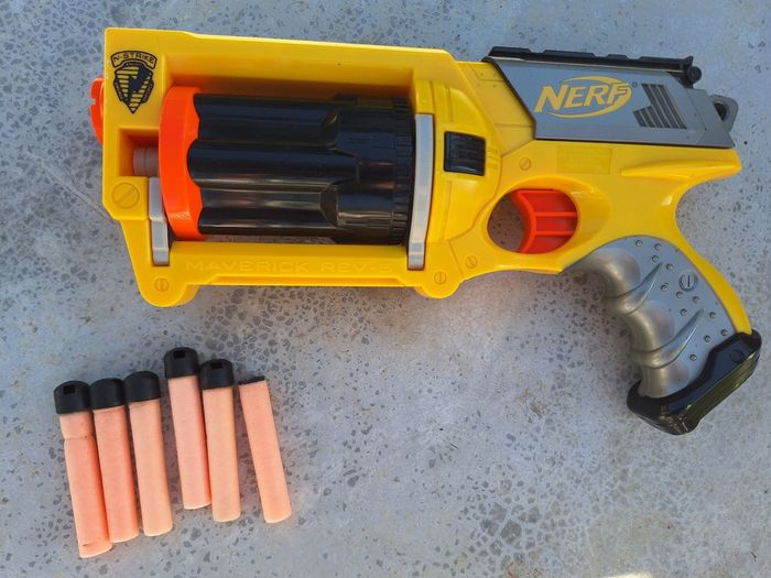 Pistolet nerf maverick rev-6