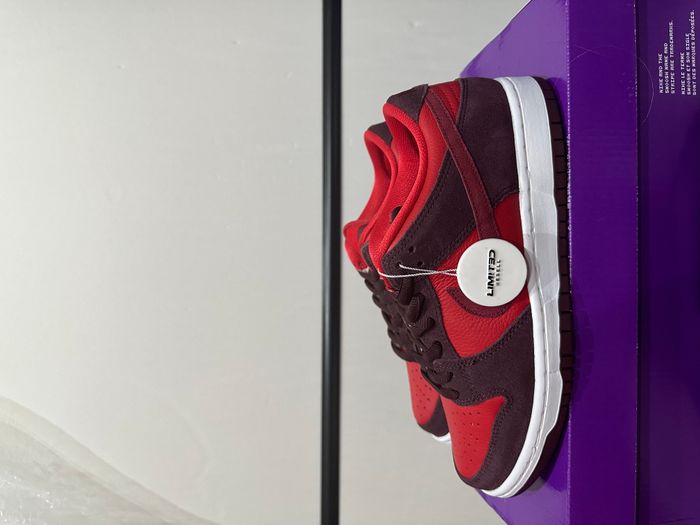 Nike SB Dunk Low Cherry