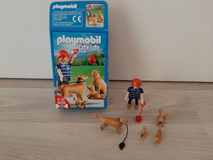 FAMILLE DE GOLDEN RETRIEVERS "PLAYMOBIL" - Réf.5209 - n°104