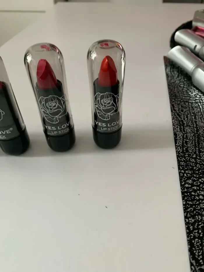 Rouge à lèvres - photo numéro 3