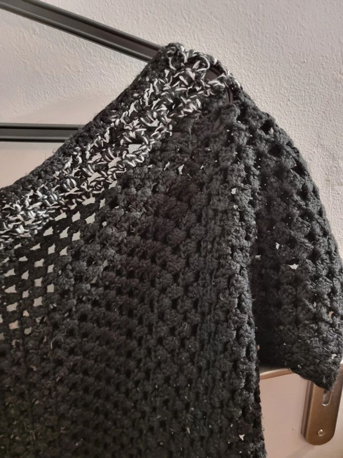 Haut au crochet noir et blanc - photo numéro 8