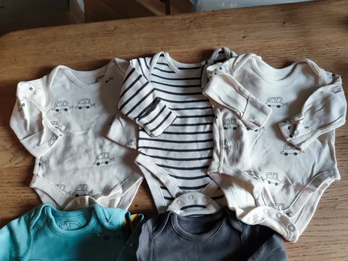 Lot de 5 bodies - photo numéro 3