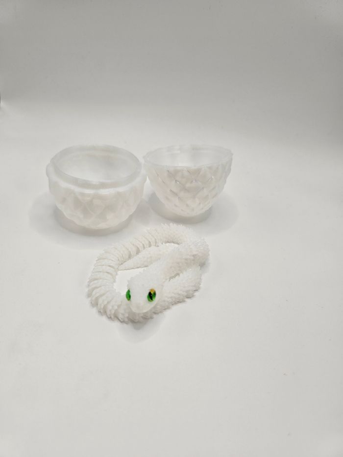 🐉Œuf style dragon en 3D  avec son serpent articulé assorti🐍.