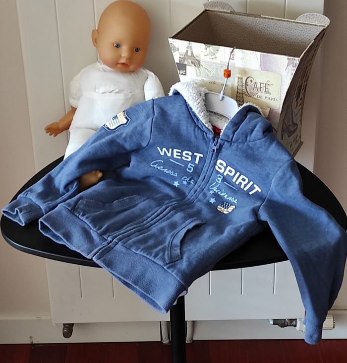 Veste à capuche garçon 4 ans – bleu et blanc