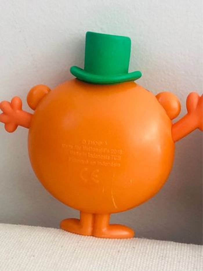 Lot de trois figurines personnages monsieur et madame - photo numéro 4