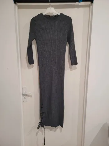 Robe longue Stradivarius, taille M. Neuve