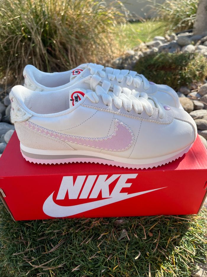Nike Cortez Valentine’s Day - photo numéro 3