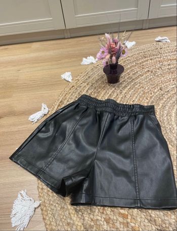 Short simili cuir
