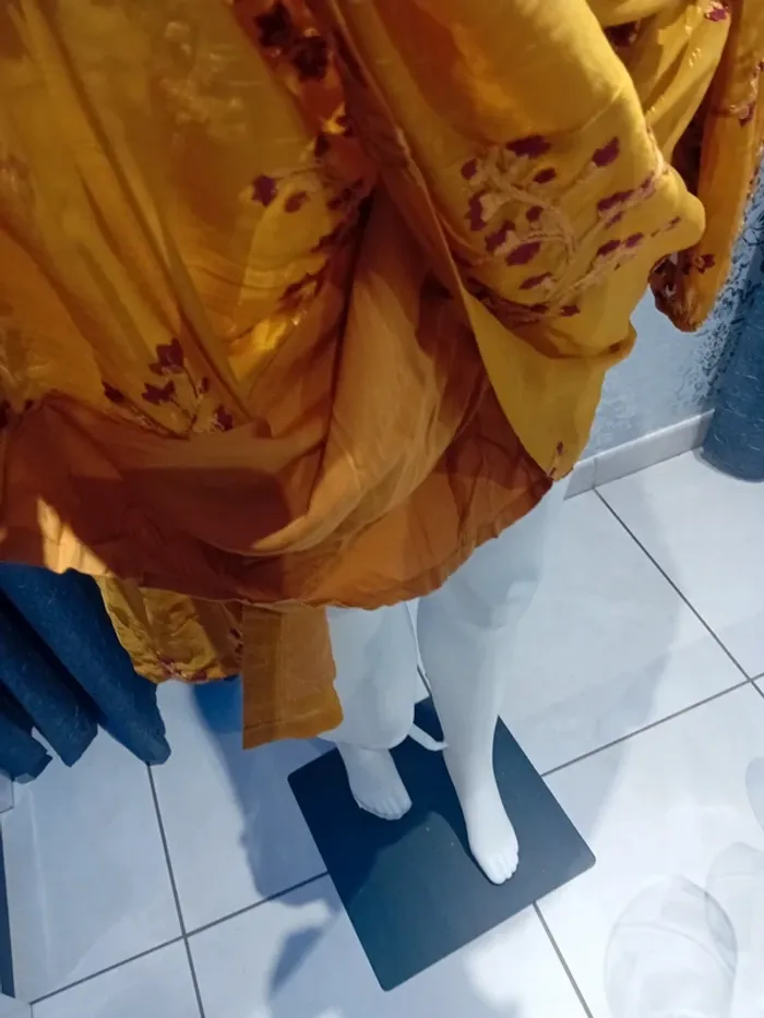 Robe courte de la marque orfeo taille L - photo numéro 6