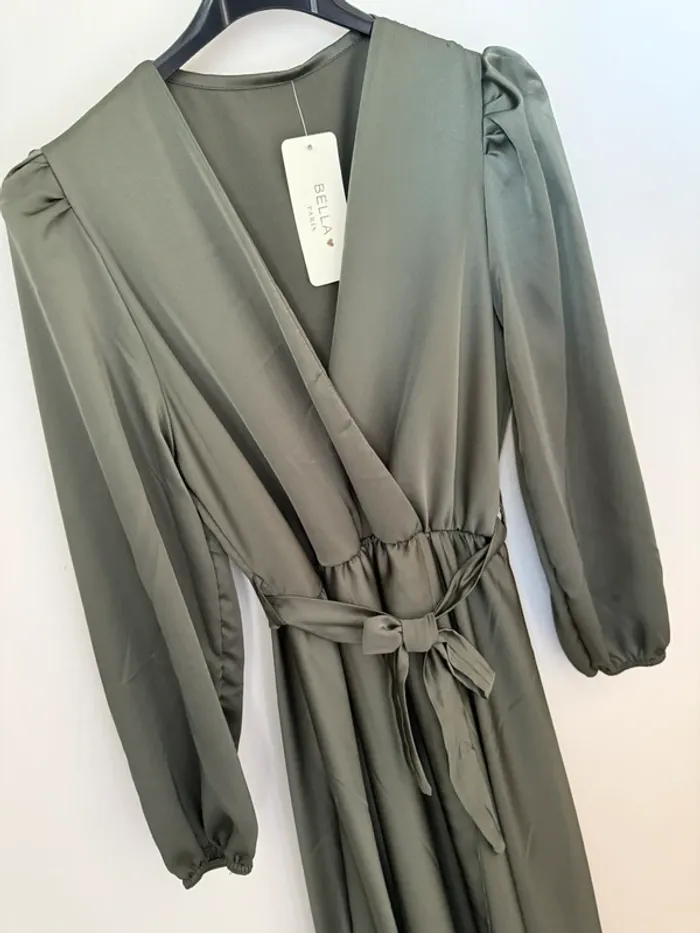 Robe satinée - photo numéro 3