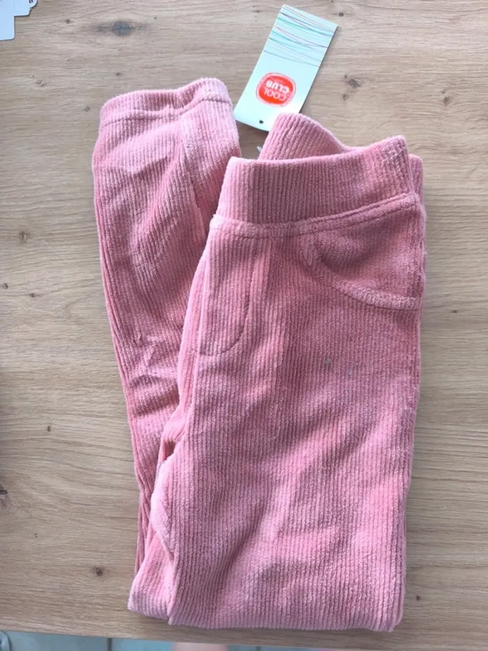 Legging velours rose , neuf , avec étiquette, fille , taille 5 ans