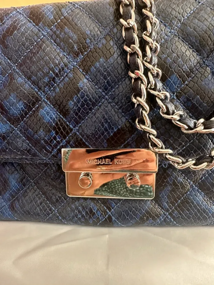 Sac à main Michael Kors modèle Sloan python bleu - photo numéro 4