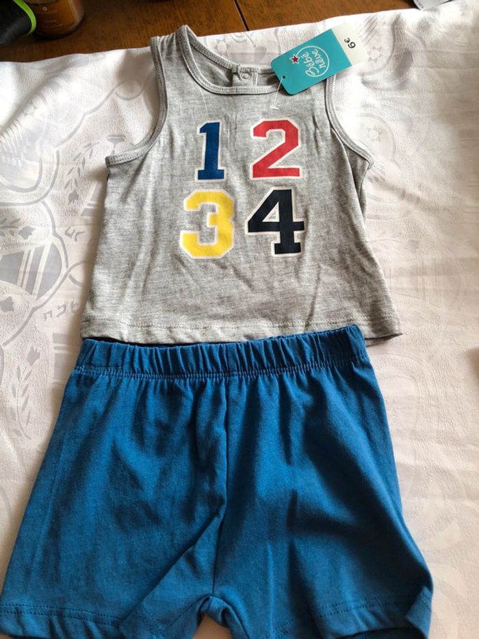 Ensemble garcon neuf short et tee shirt 6 mois