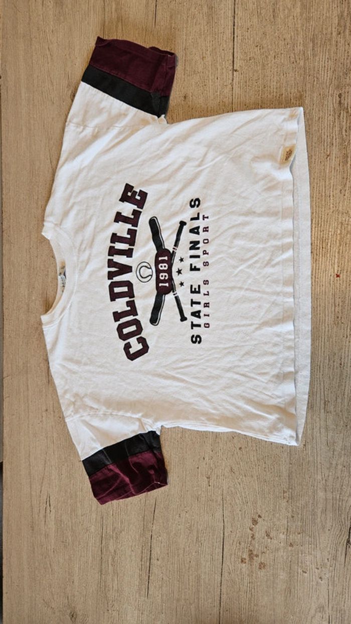 Croc top large, à manches courtes, blanc avec inscription mauve, Pull & Bear, S/26 - photo numéro 3