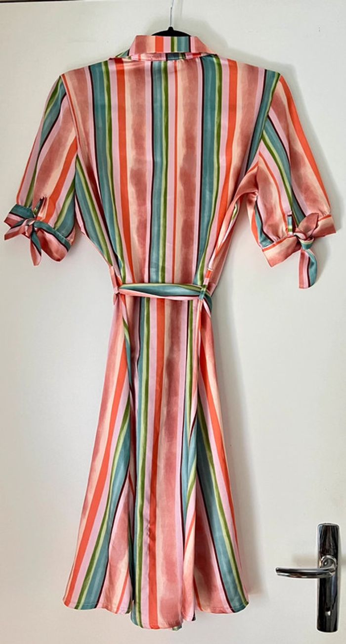 Robe à rayures avec ceinture Taille 38 - photo numéro 5