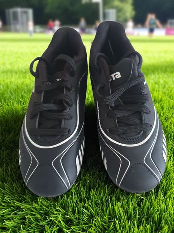 Chaussures de foot p28

