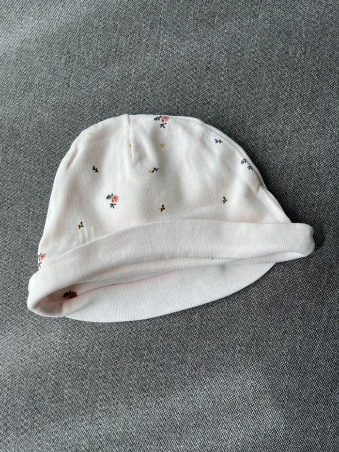 2 bonnets bébé