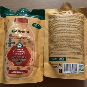 Lot de 2 poche de shampoing garnier neuf