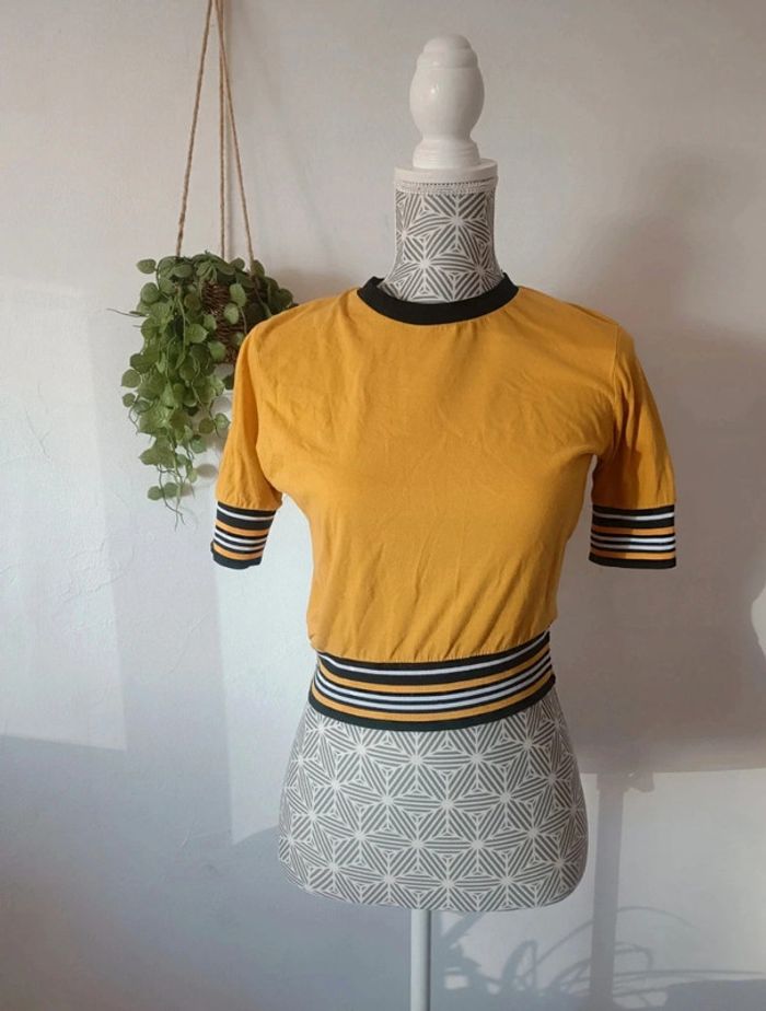🌸 Top court Jaune taille S