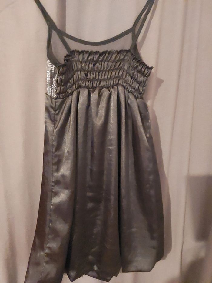 Belle robe 👗 noire 10 ans en TBE - photo numéro 3