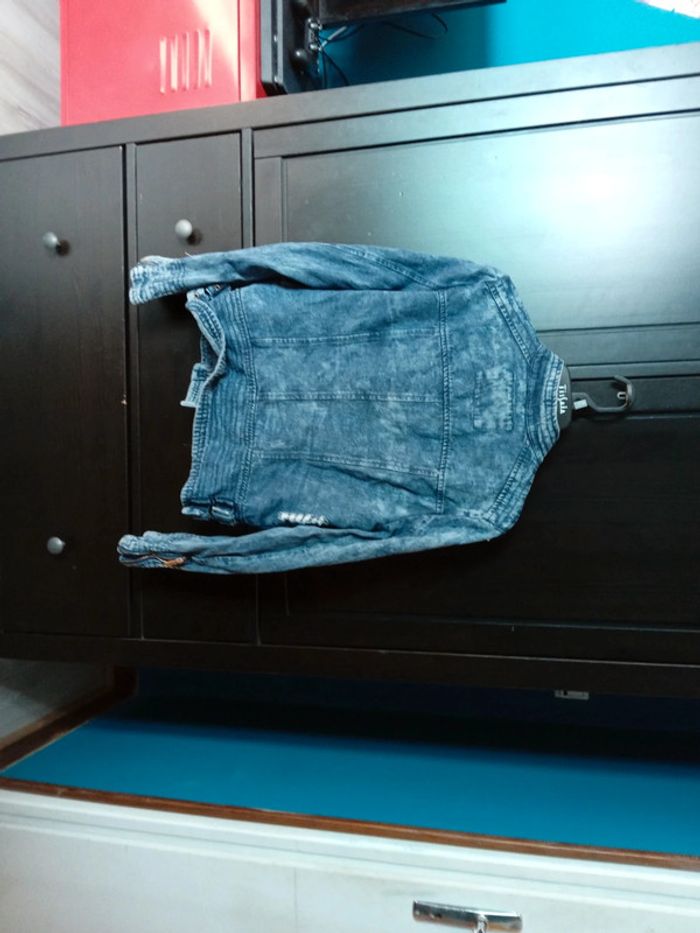 Magnifique veste en jean effet trouée - photo numéro 3