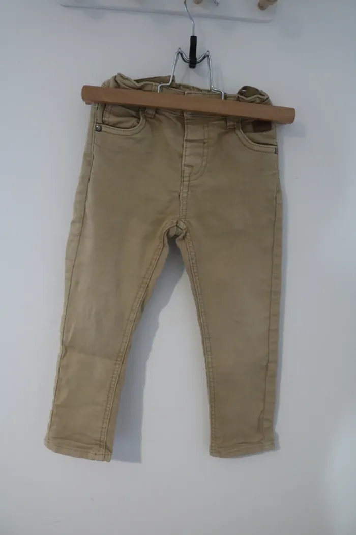 Ensemble hatu DPAM, pantalon Gémo et gilet Primark 3 ans - photo numéro 2