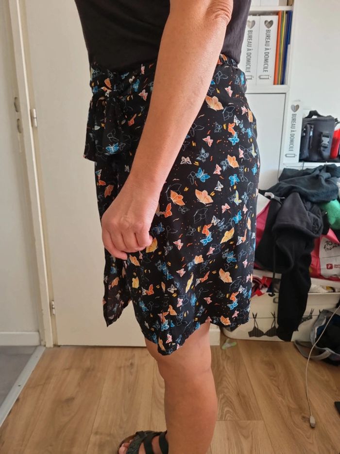 Jupe short noire à motifs  taille XL - photo numéro 3