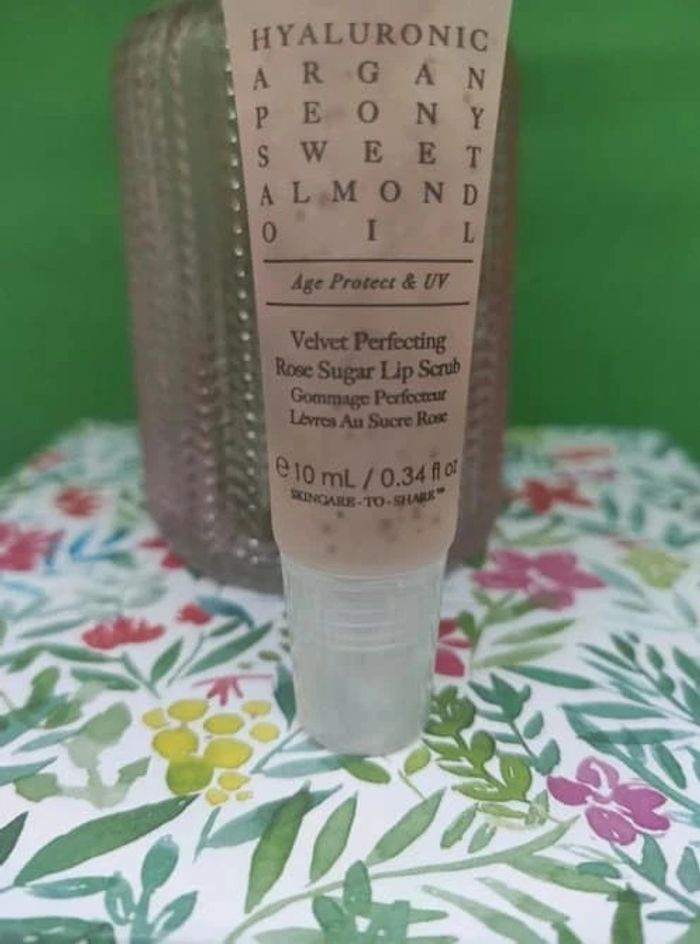 Avant Gommage lèvres au sucre - photo numéro 3