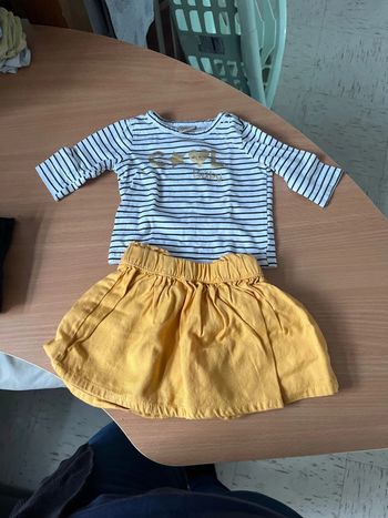 Ensemble tee-shirts et la jupe