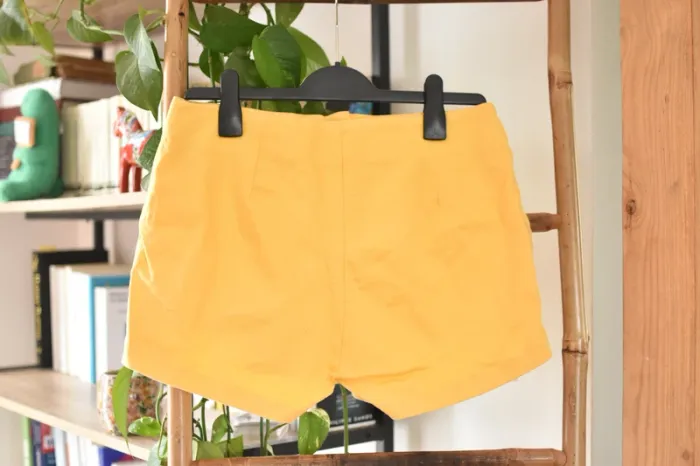 Short vintage jaune – Taille 38 – bon état - photo numéro 5