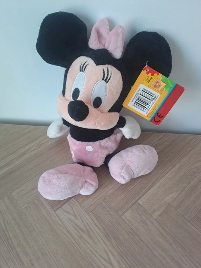 Jolie peluche Minnie Disney - photo numéro 2
