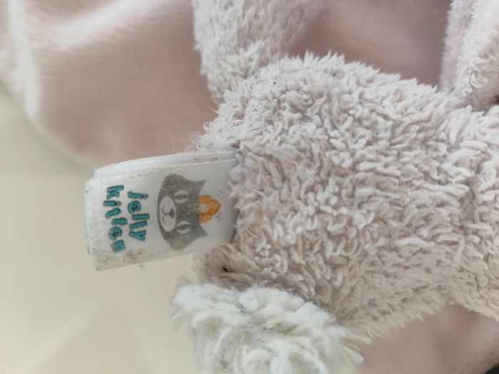 Doudou lapin couverture mouchoirs jellycat - photo numéro 6