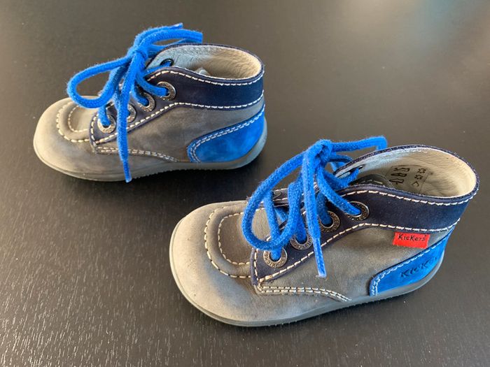 Paire de Kickers T.22 - photo numéro 2