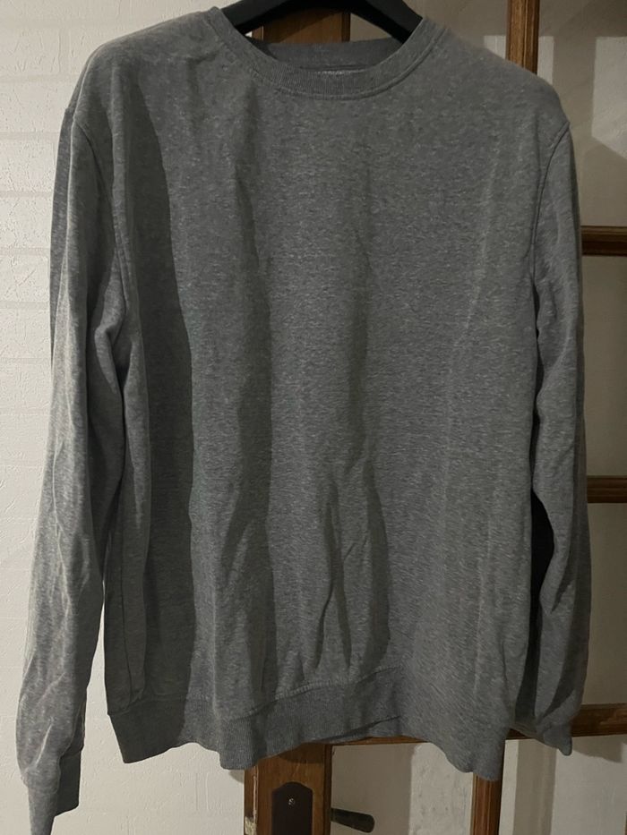 Sweat gris