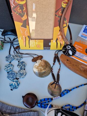 Colliers et bracelets