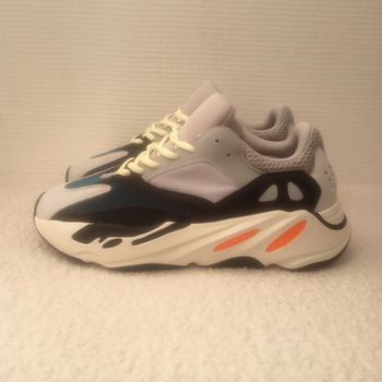 Adidas Yeezy 700