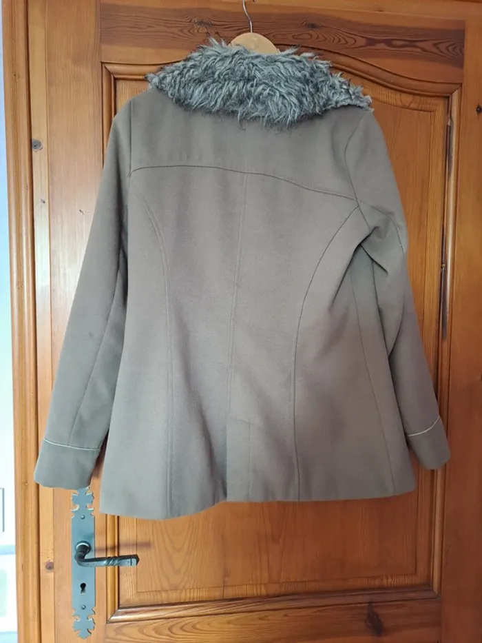 Duffle-coat beige avec col en fausse fourrure - Taille M/38 - Très bon état - photo numéro 3