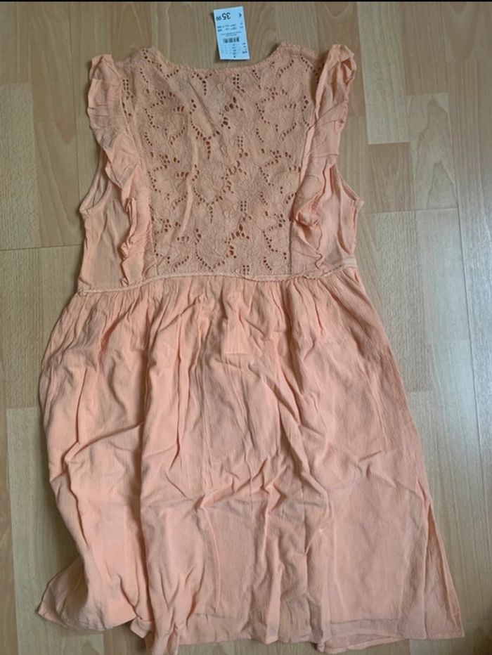 Robe volantée neuve - photo numéro 3