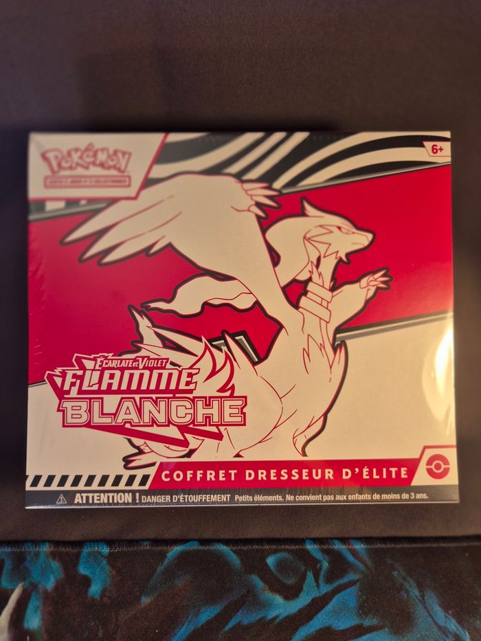 Carte Pokémon Coffret ETB Flamme Blanche 10.5