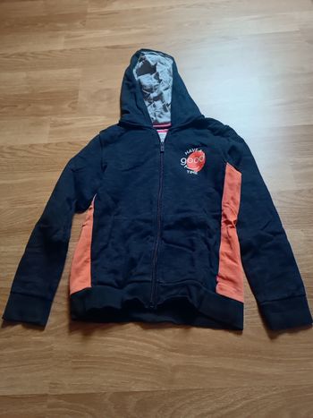 Sweat zippé à capuche bleu marine et orange, Okaïdi, 10 ans