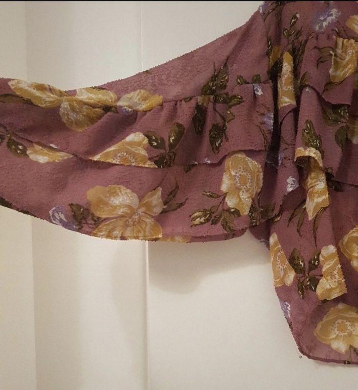 🌸 Chemisier fleuri à volants – Zara – Taille L 🌸 - photo numéro 3