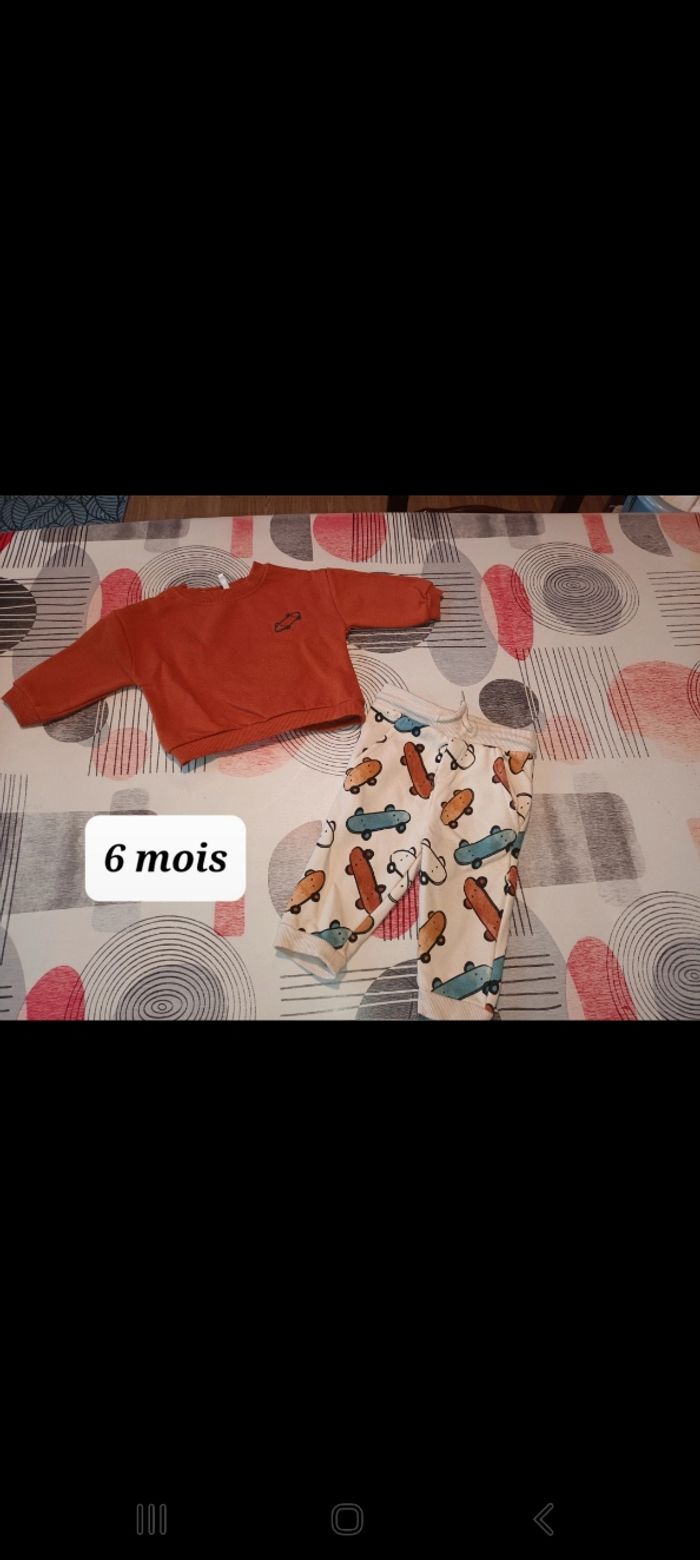 Tenue ensemble 🛹 comme Neuf Taille 6 mois - photo numéro 1