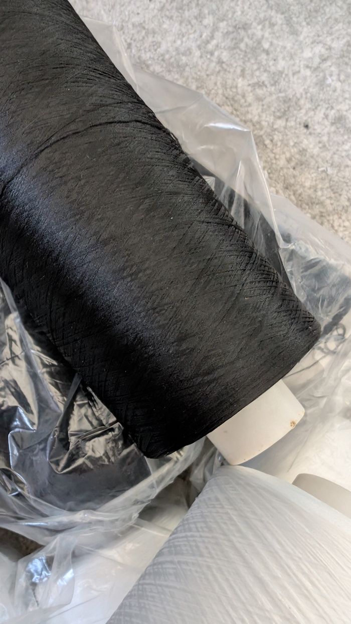 Lot de bobines de fil pour surjeteuse / surfilage - photo numéro 2