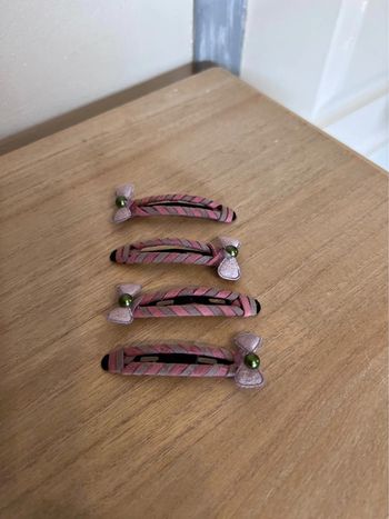 4 barrettes cheveux de coloris rose Et lilas 5,5 cm