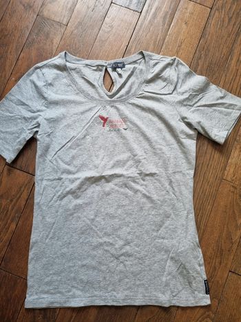 Tee shirt  42 Armani jeans